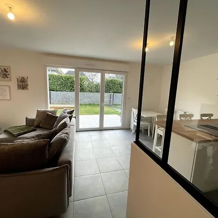 Freesia, Maison Neuve Avec Jardin Et Garage 別荘 カーン