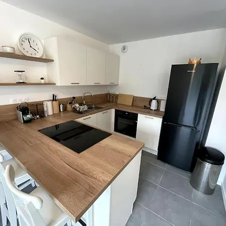 別荘 Freesia, Maison Neuve Avec Jardin Et Garage *