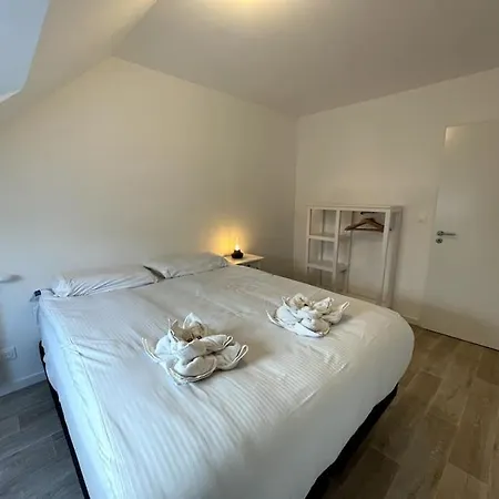 Freesia, Maison Neuve Avec Jardin Et Garage 別荘 カーン