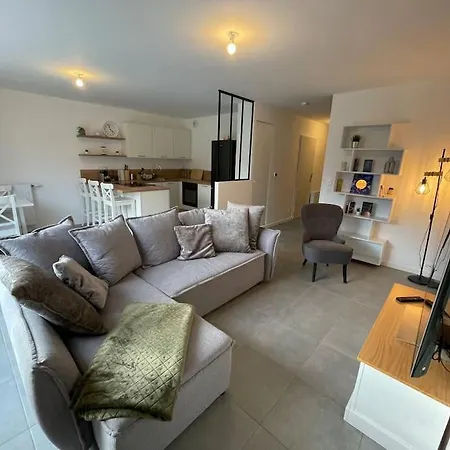 Freesia, Maison Neuve Avec Jardin Et Garage カーン